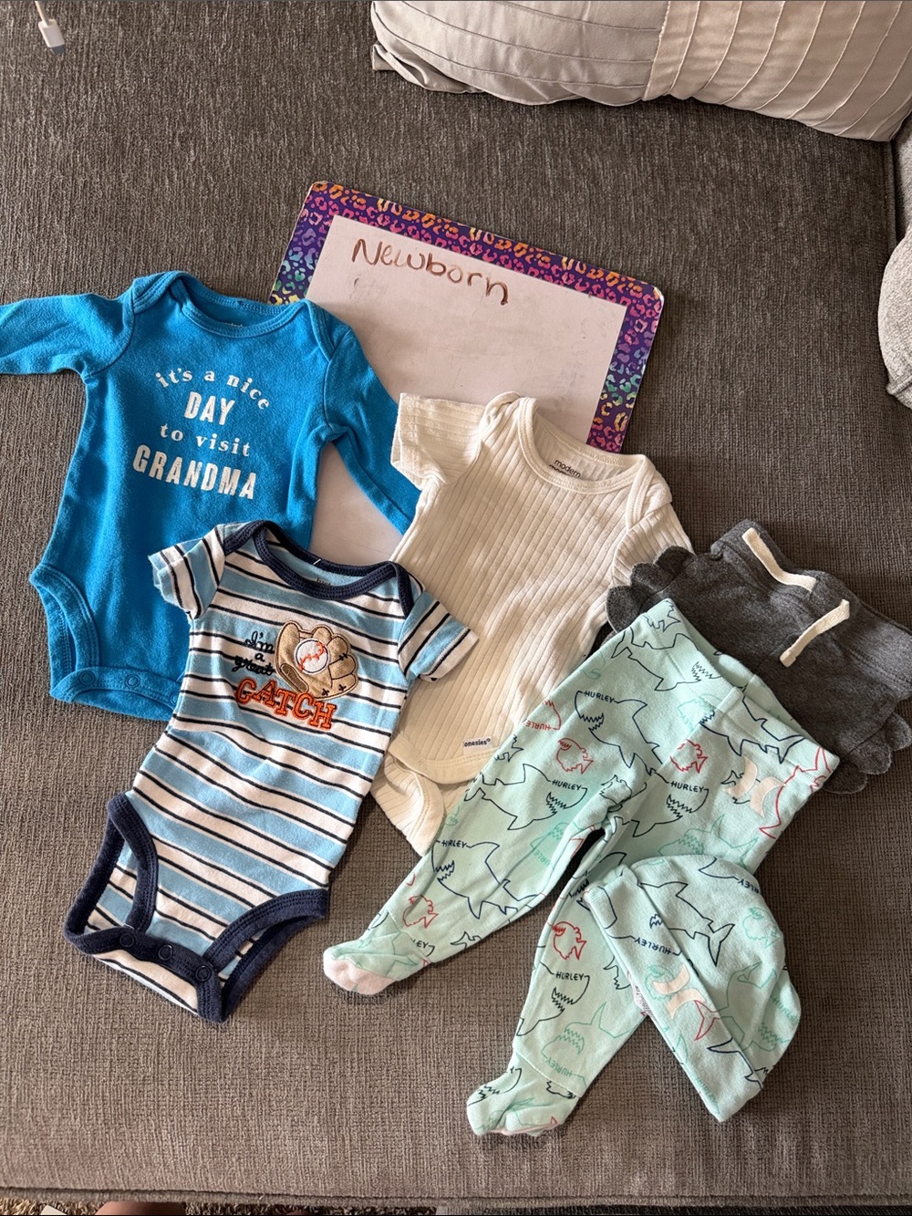 Newborn Size Mixed Baby One-Piece and Footed Pants/pants Set
